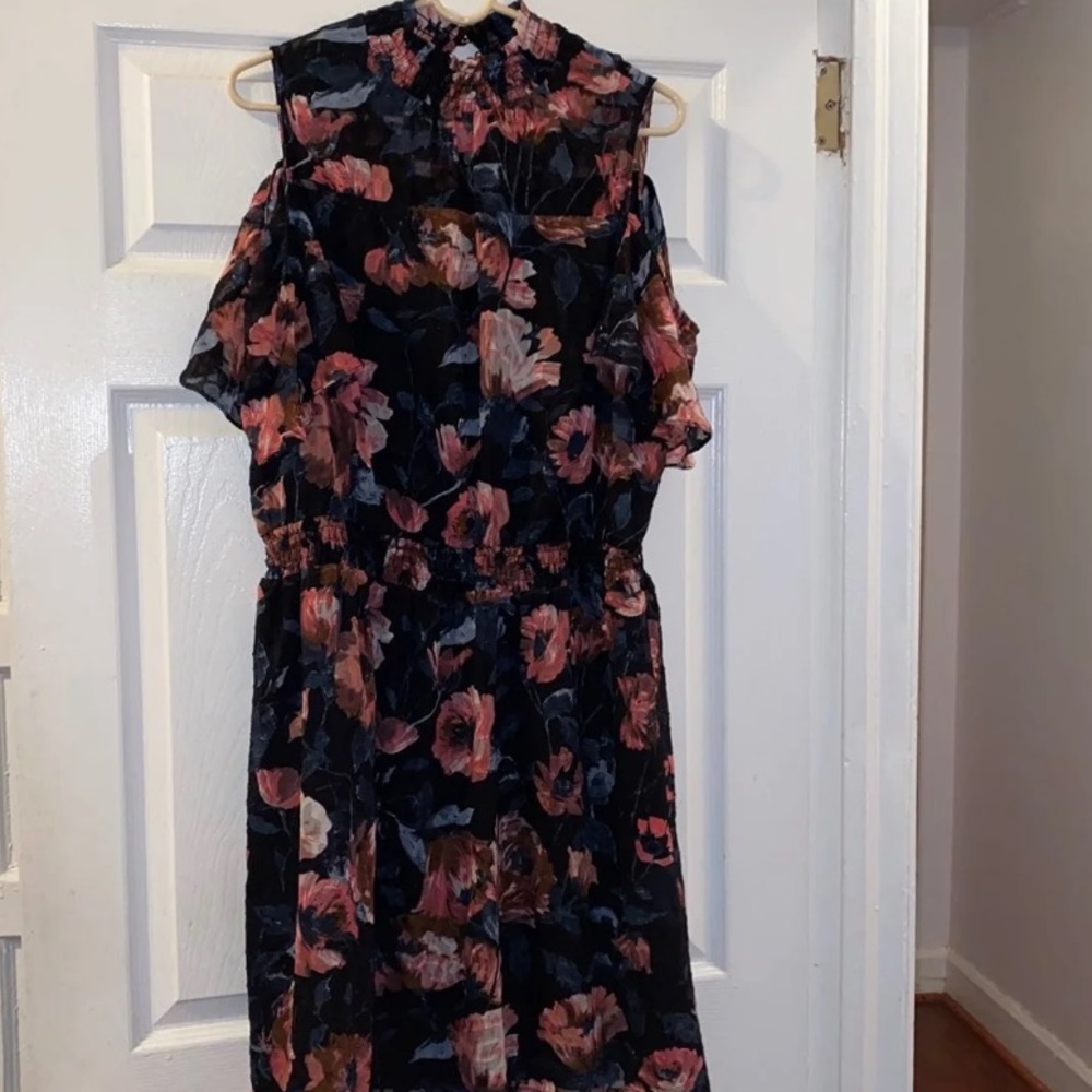 Dress - Picture 3 of 7